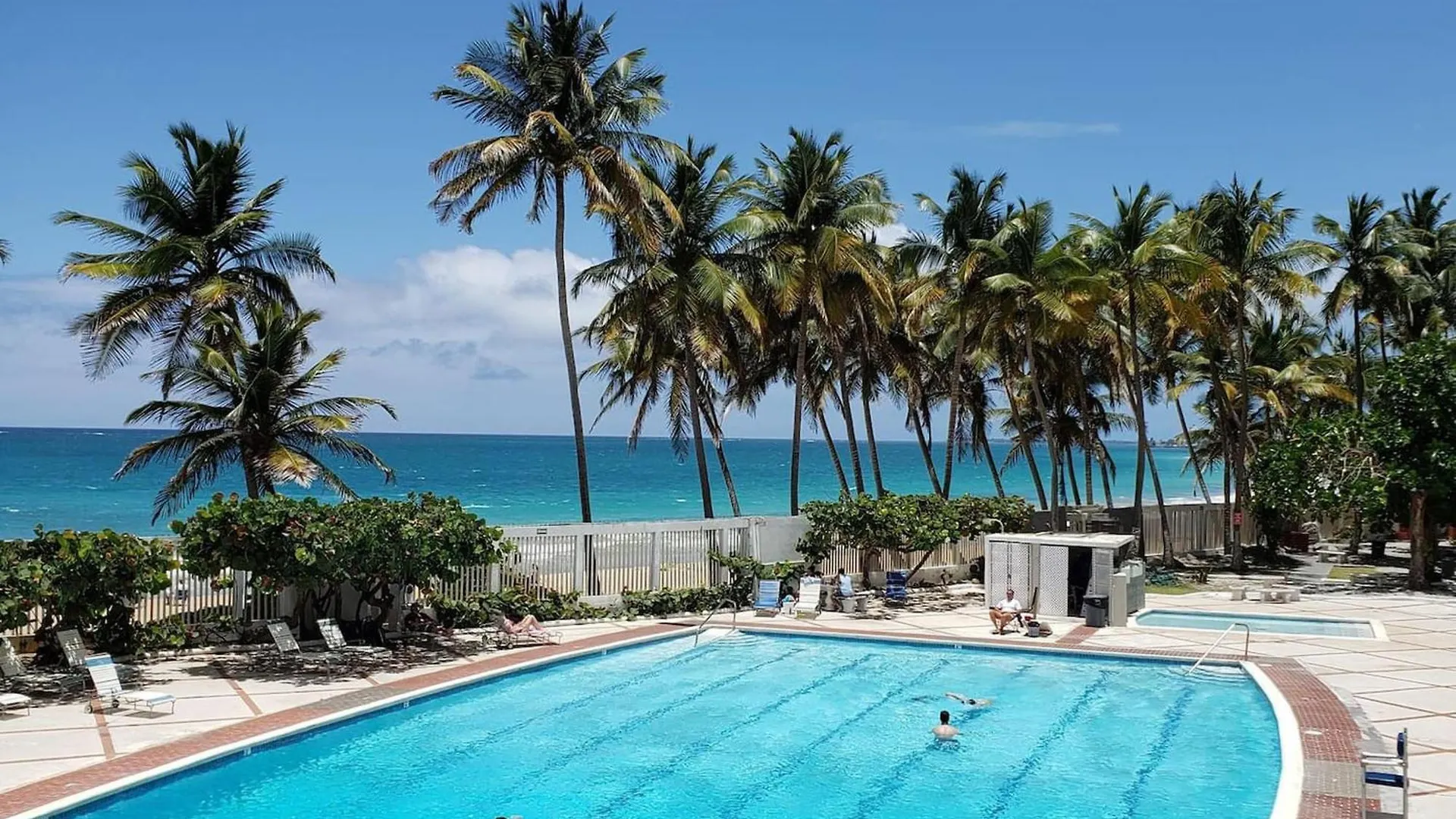 Kasa Las Palmas Ocean View Beachfront Condo Pool 圣胡安