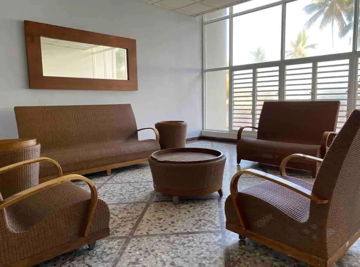 Kasa Las Palmas Ocean View Beachfront Condo Pool 圣胡安 公寓